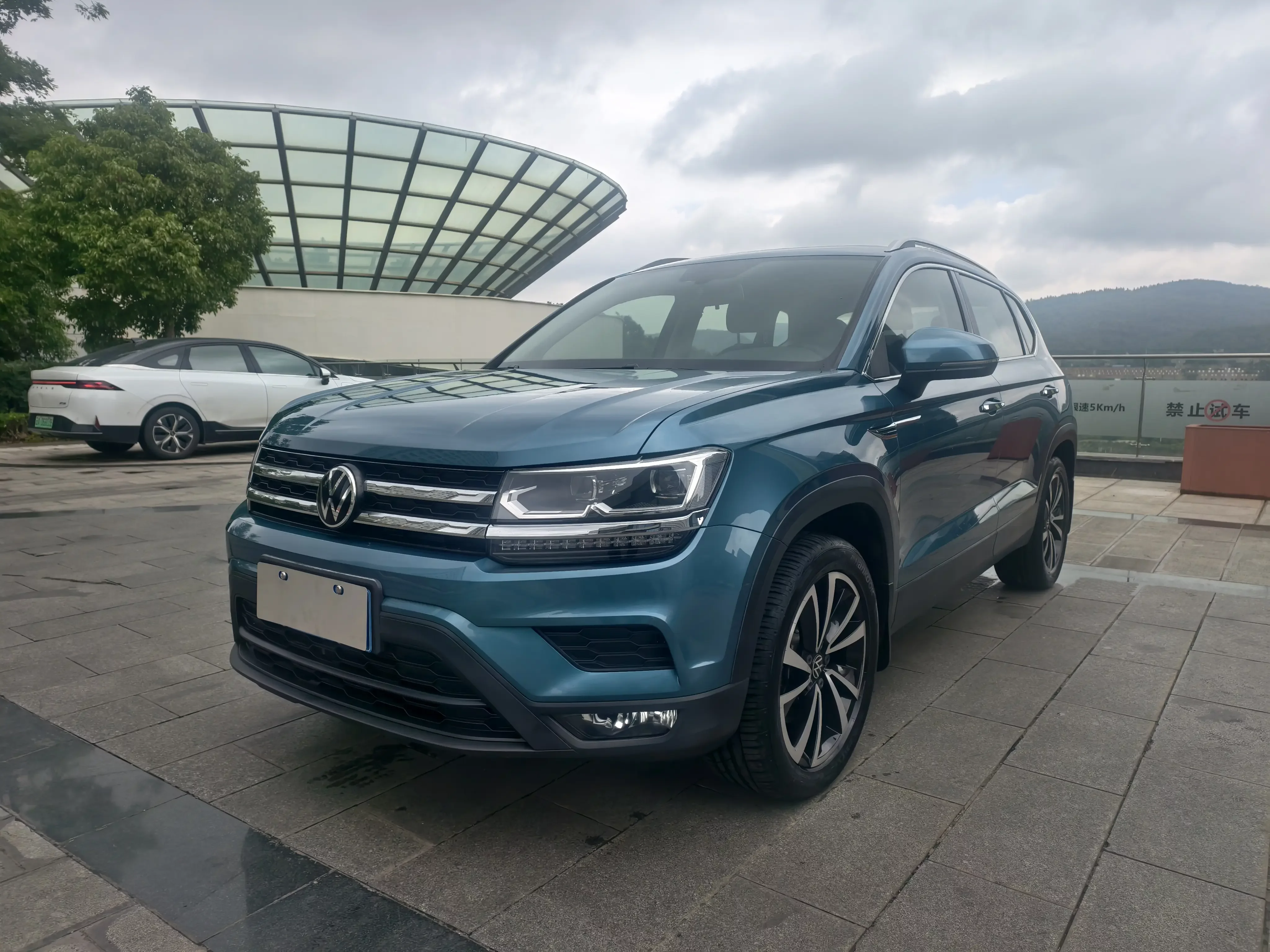 Volkswagen Tharu