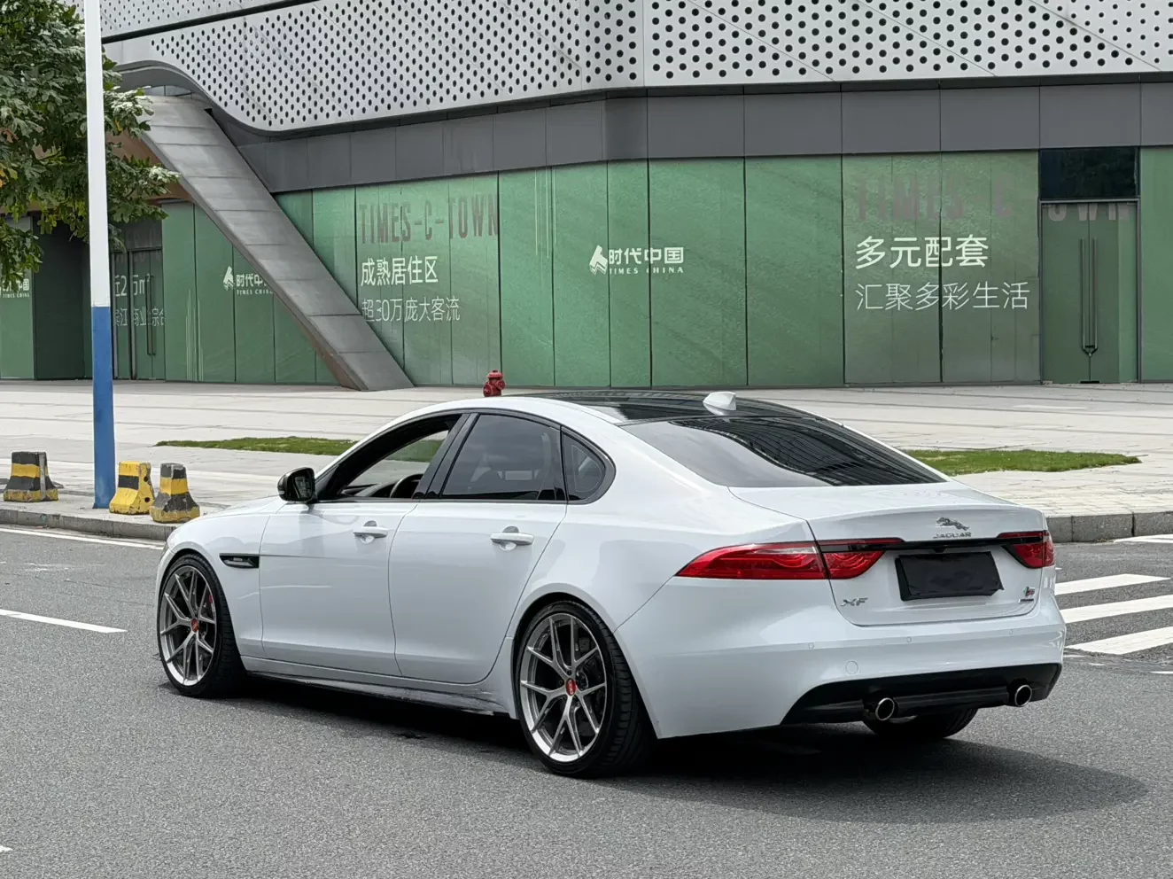 Jaguar XF
