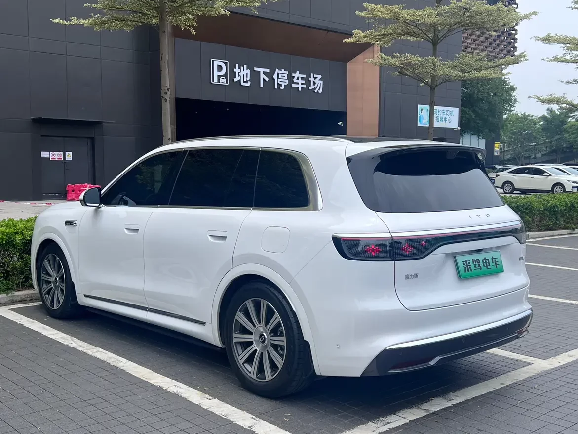 AITO QJM8