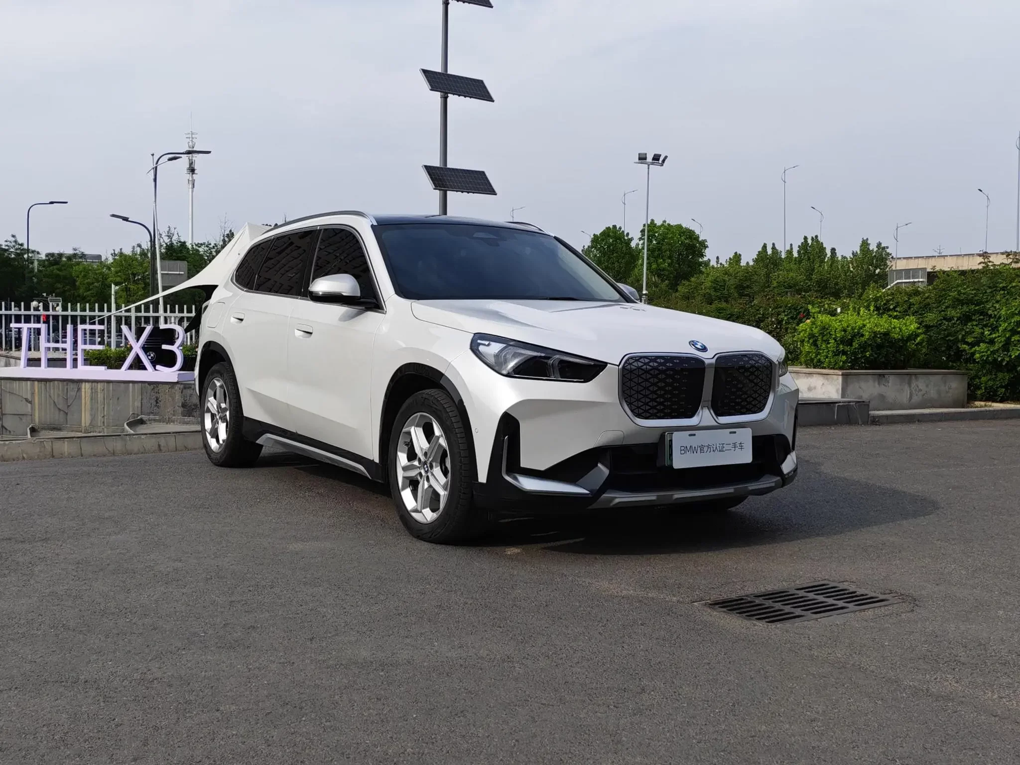 BMW iX1