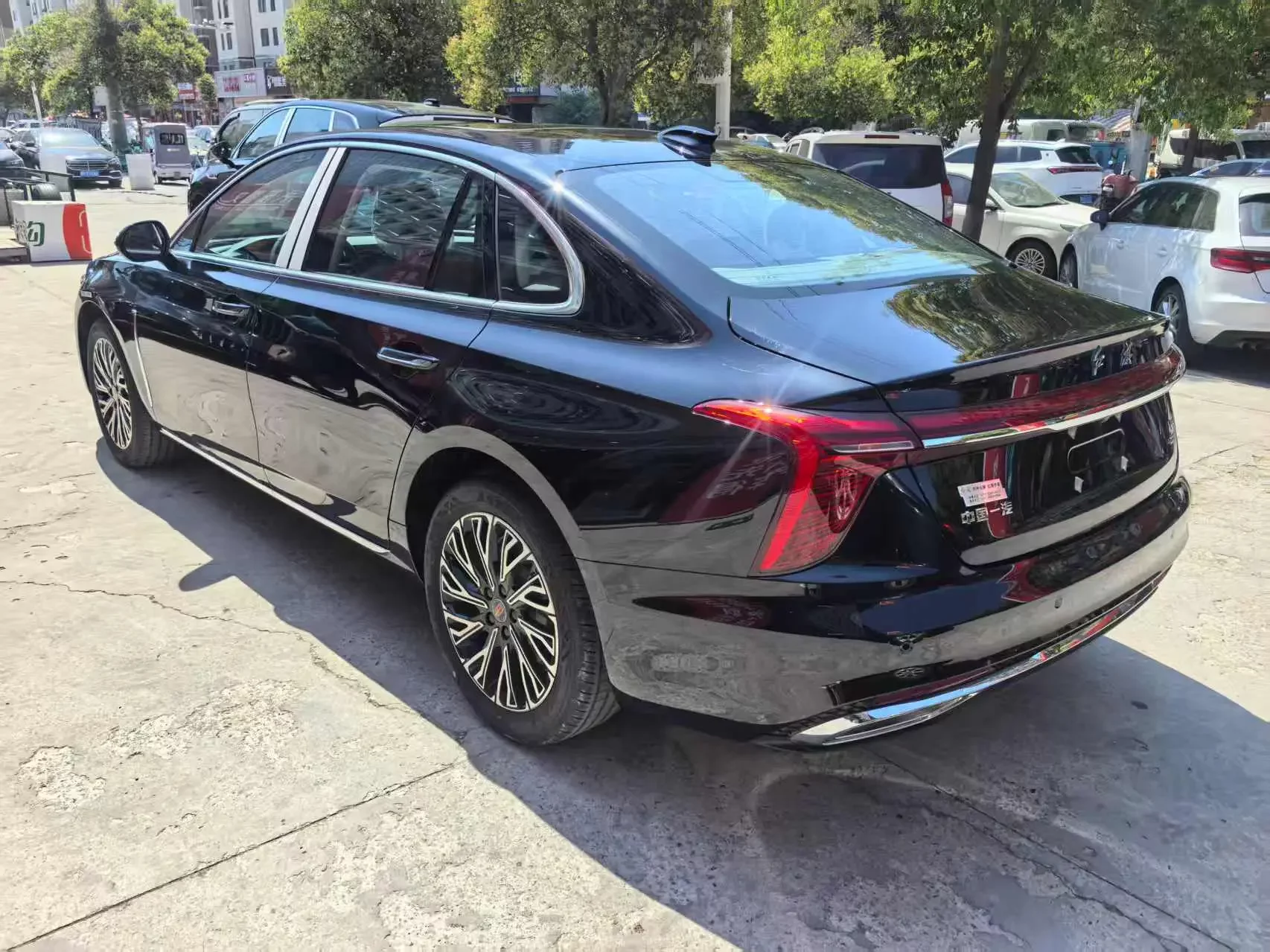 Hongqi H5
