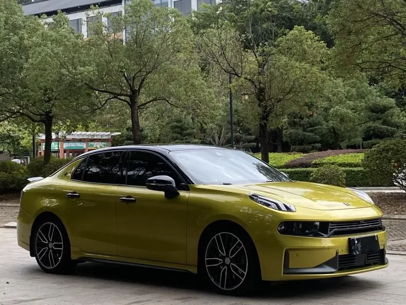 Lynk & Co 03