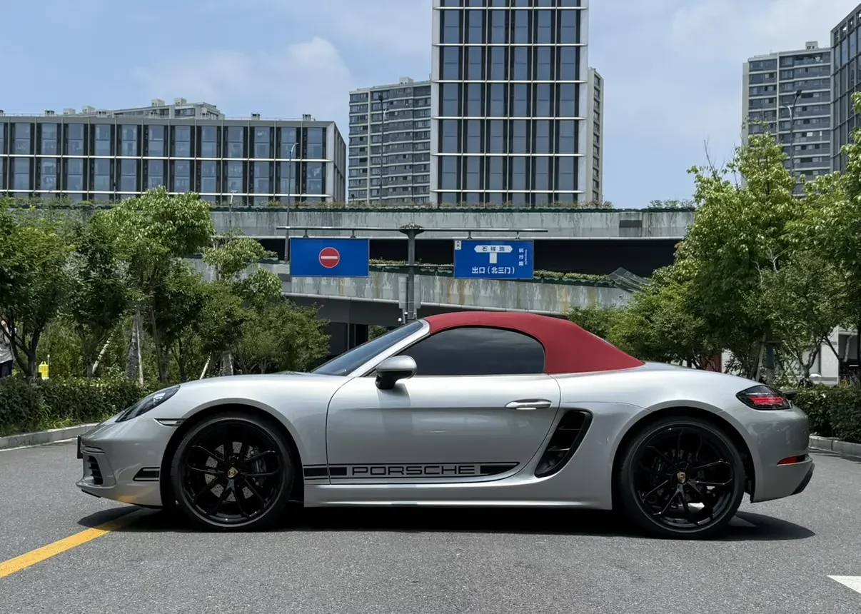 Porsche 718