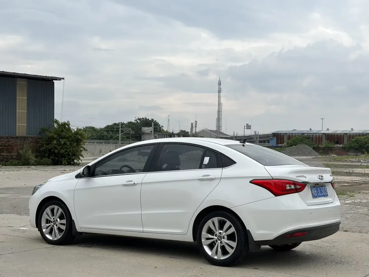 Chery Arrizo 5