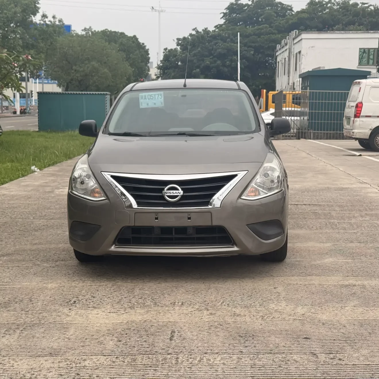 Nissan Sunlight  из Китая