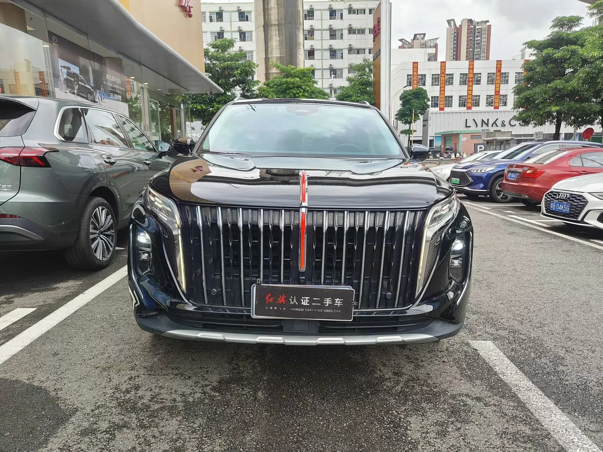 Hongqi HS7