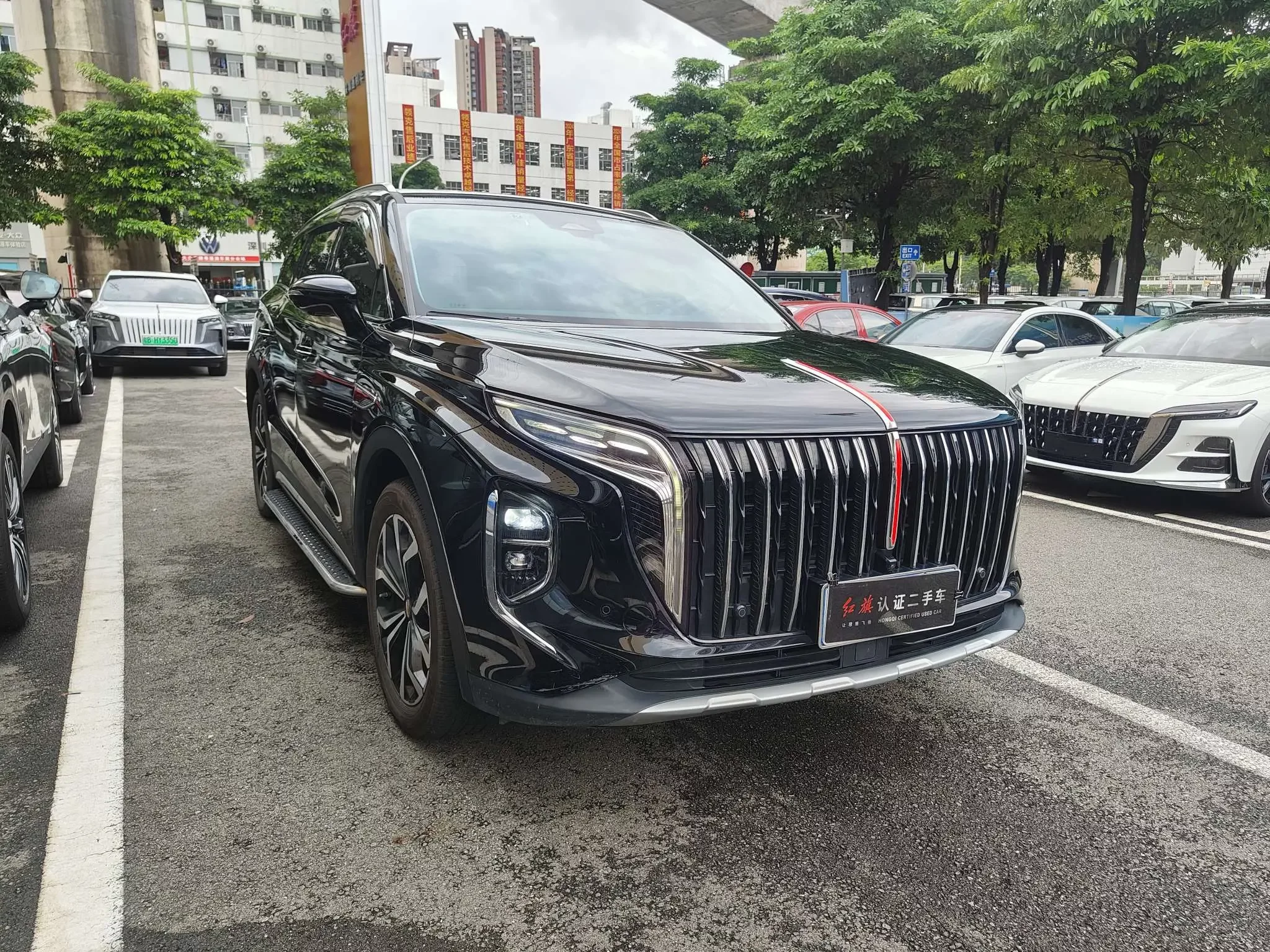 Hongqi HS7