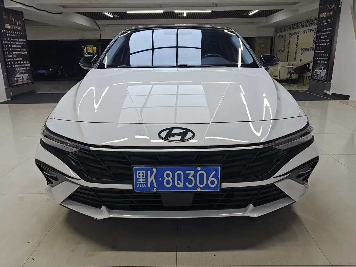 Hyundai Elantra