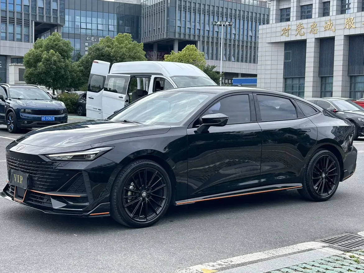 Changan UNI-V