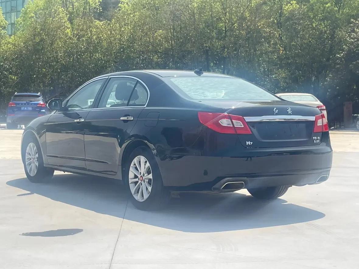 Hongqi H7