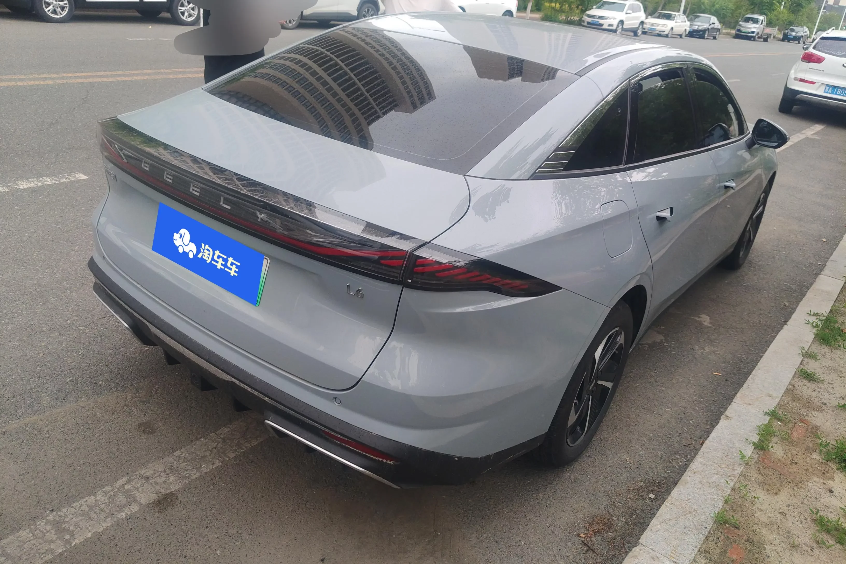 Geely Galaxy L6