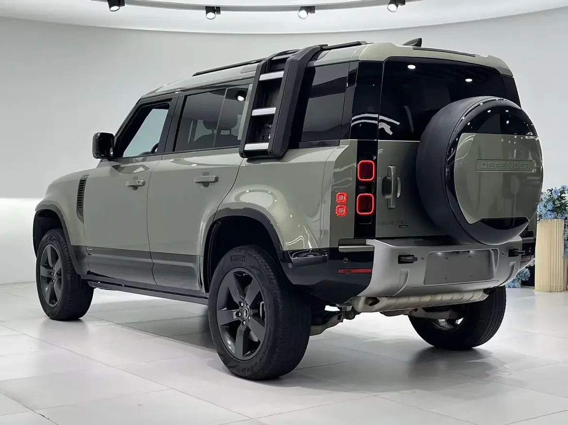 Land Rover guard