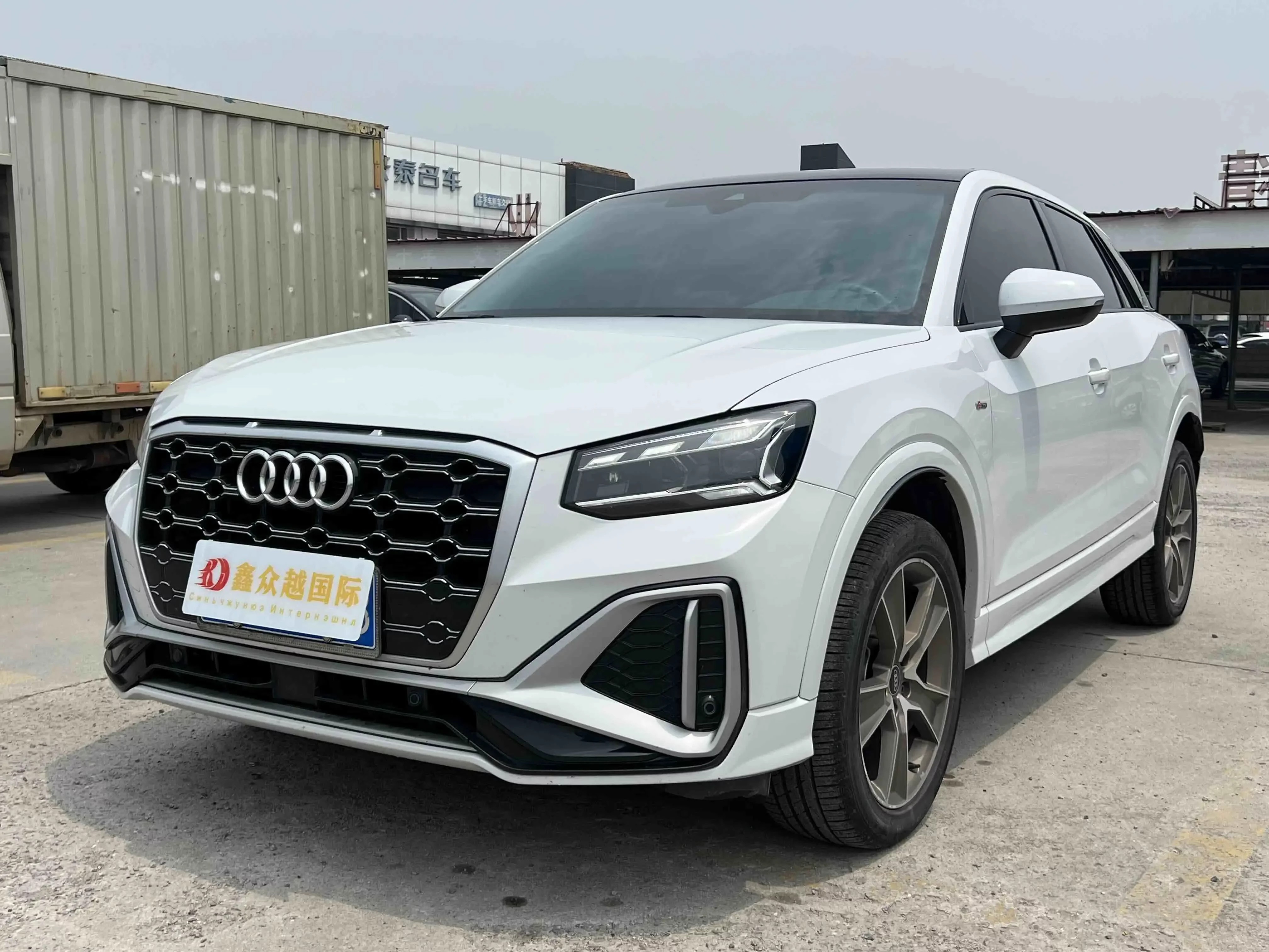 Audi Q2L