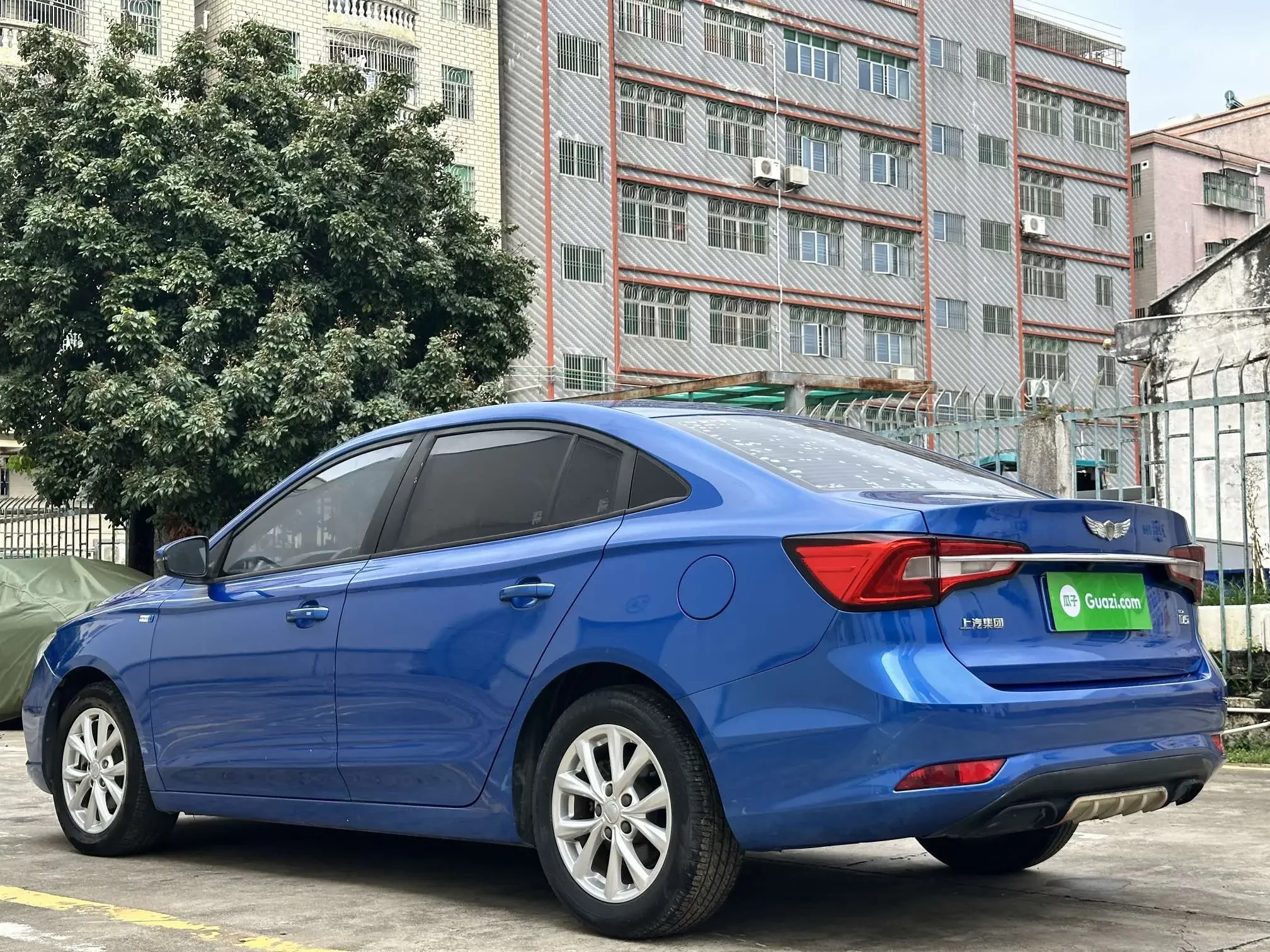 Roewe i5