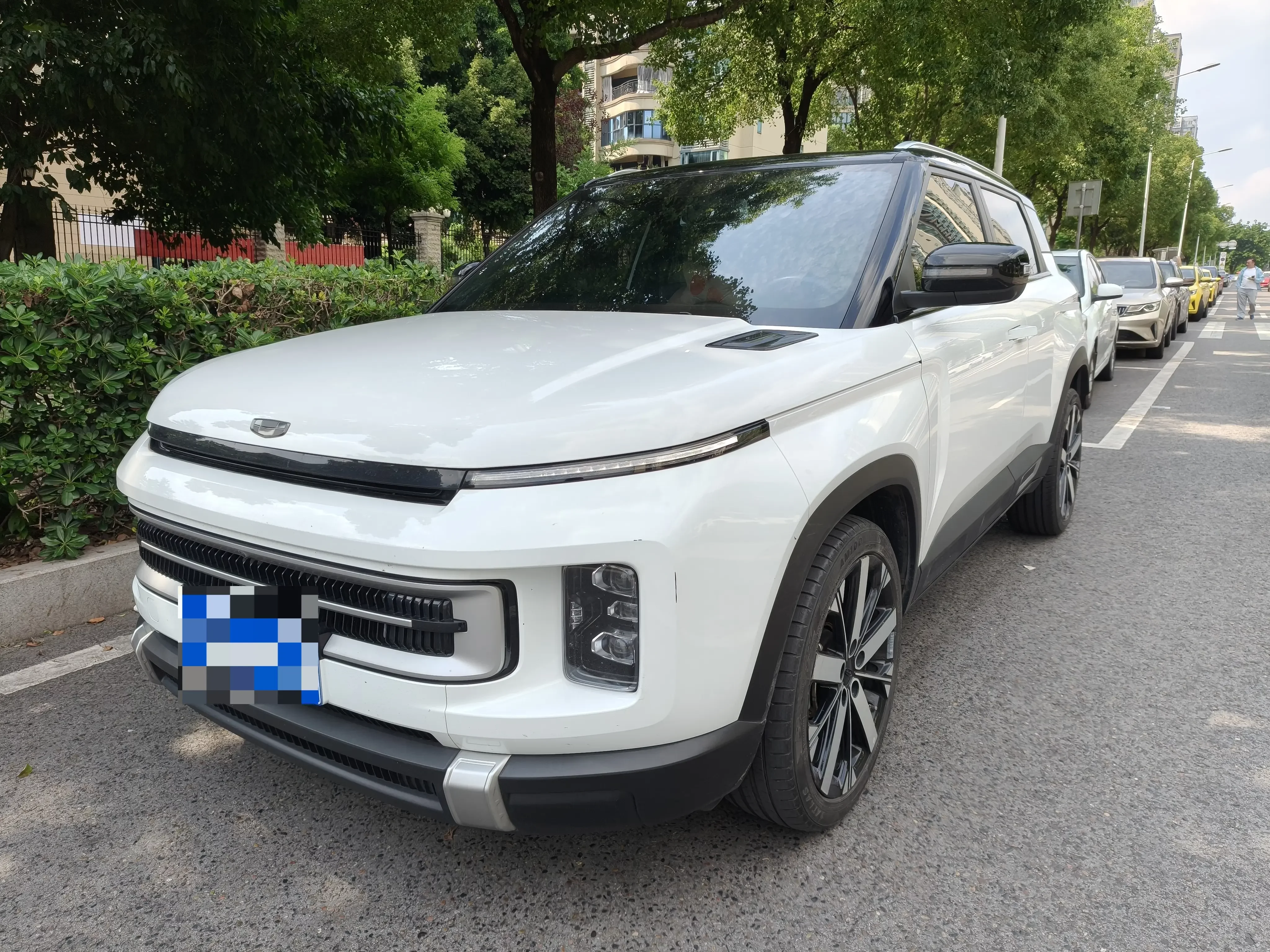 Geely ICON