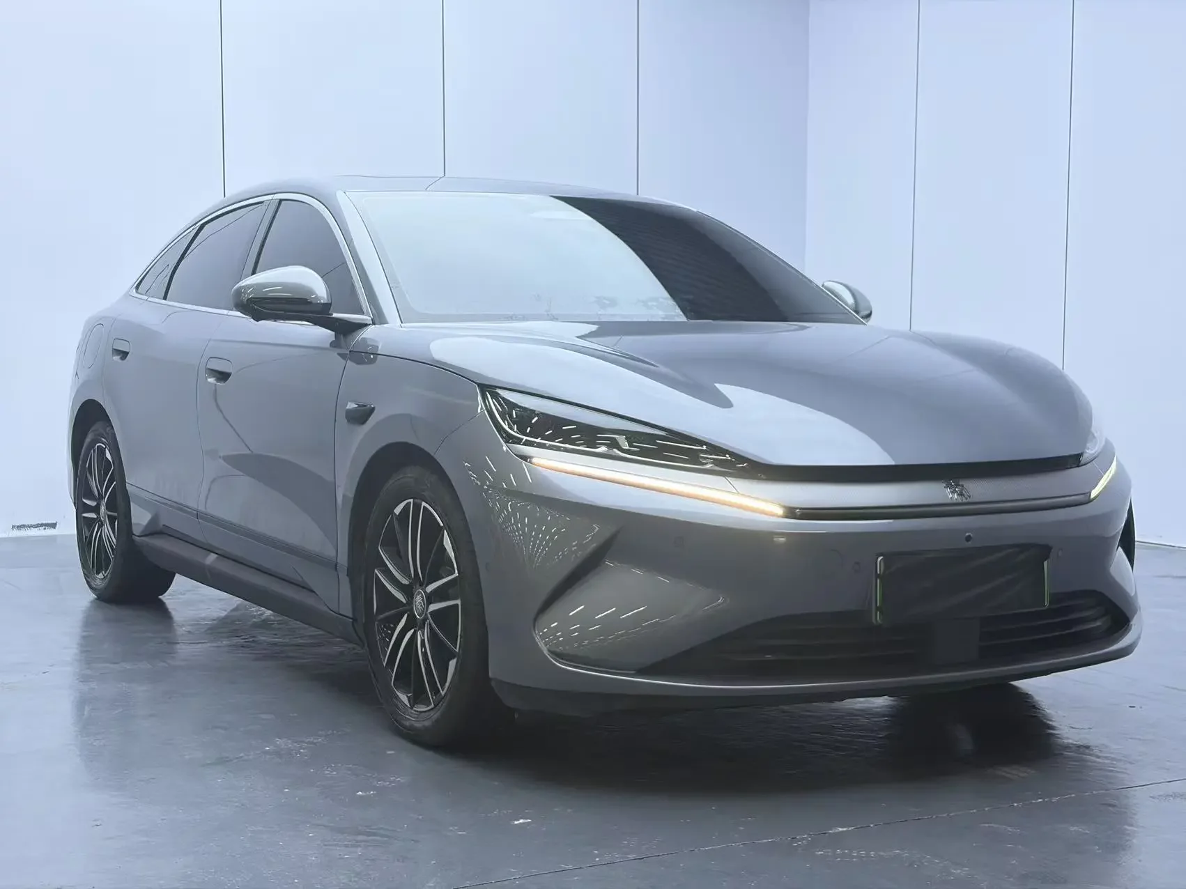 BYD Qin L EV