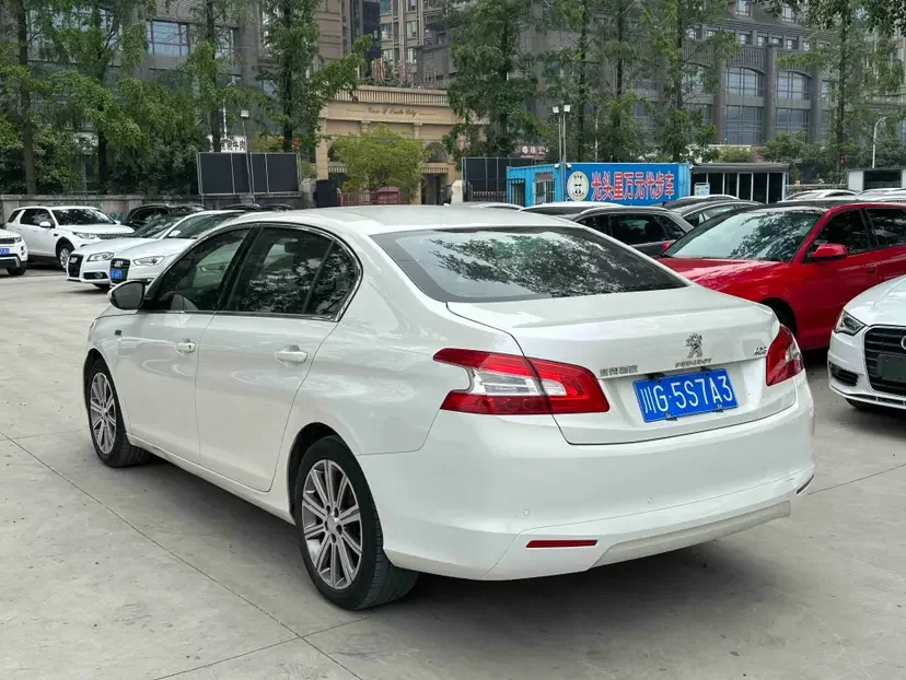 Peugeot 408