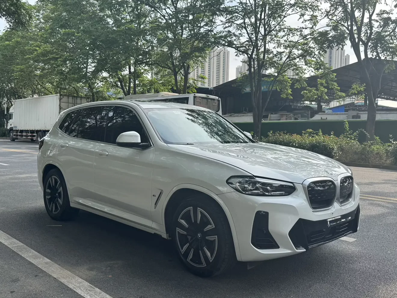 BMW iX3