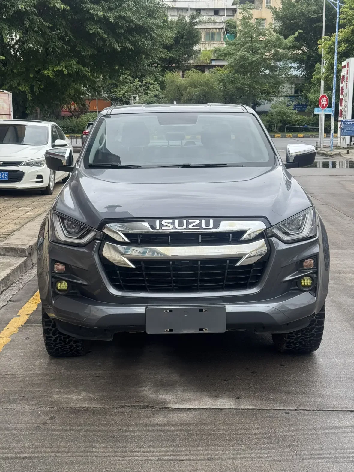 Isuzu D-MAX
