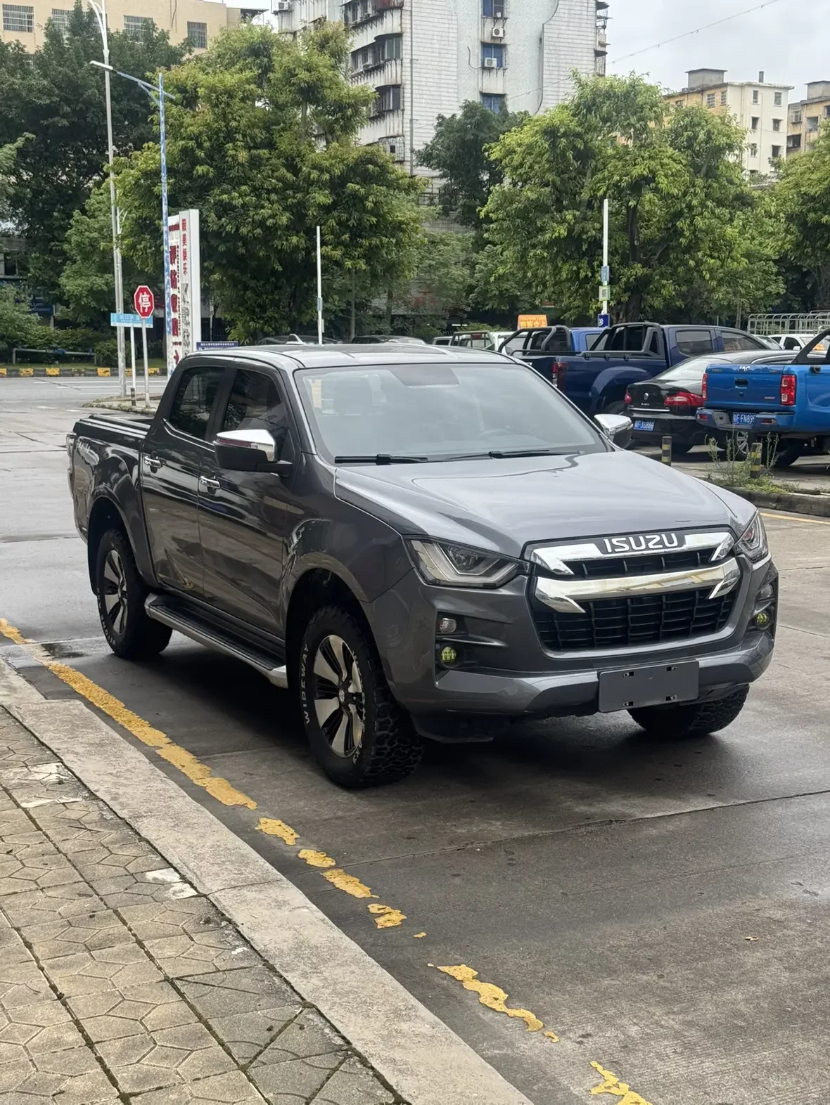 Isuzu D-MAX