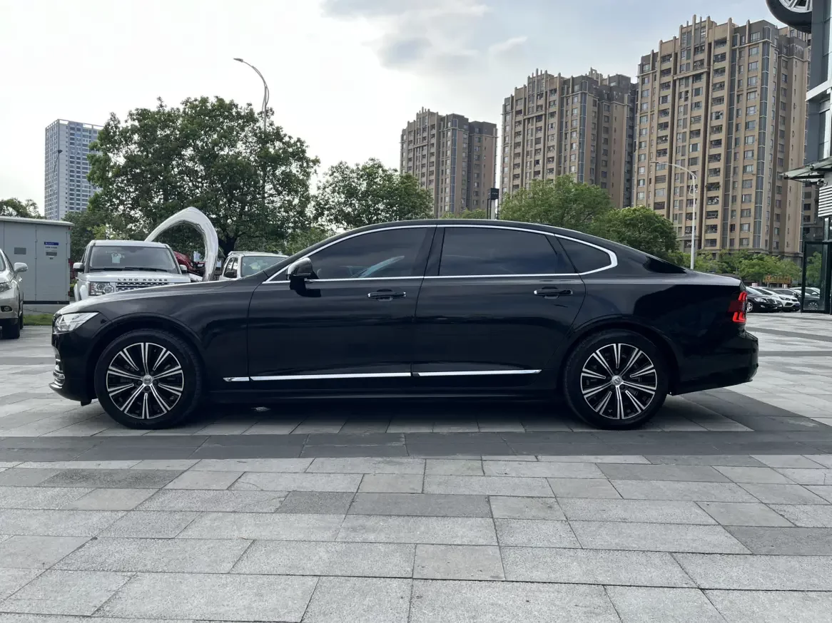 Volvo S90