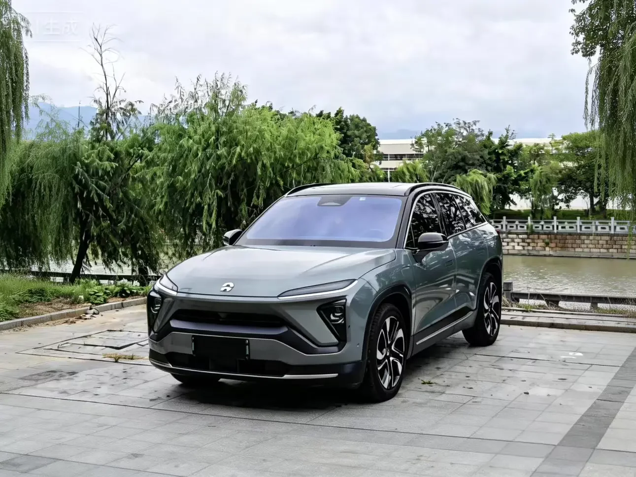NIO ES6