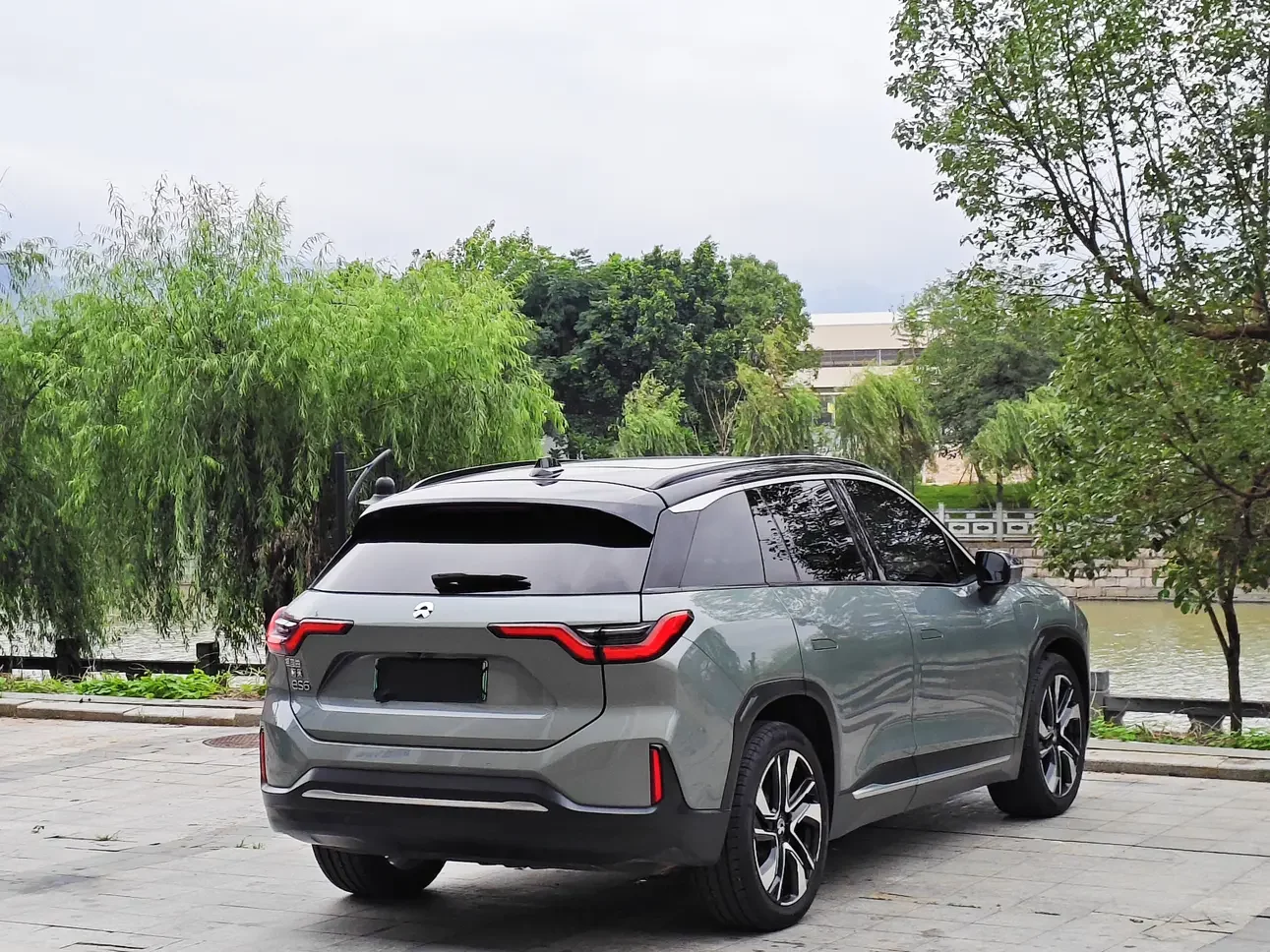 NIO ES6