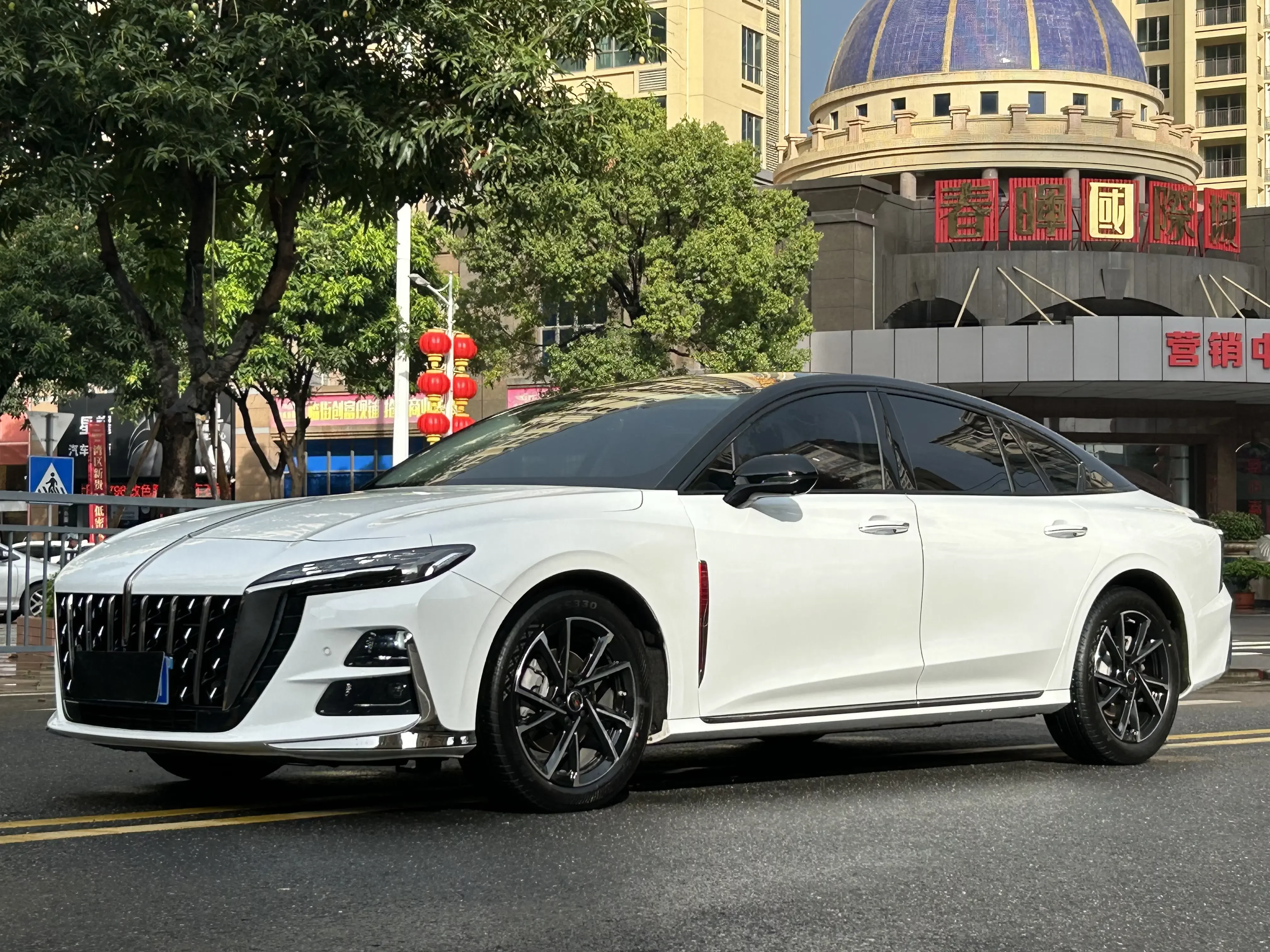 Hongqi H6