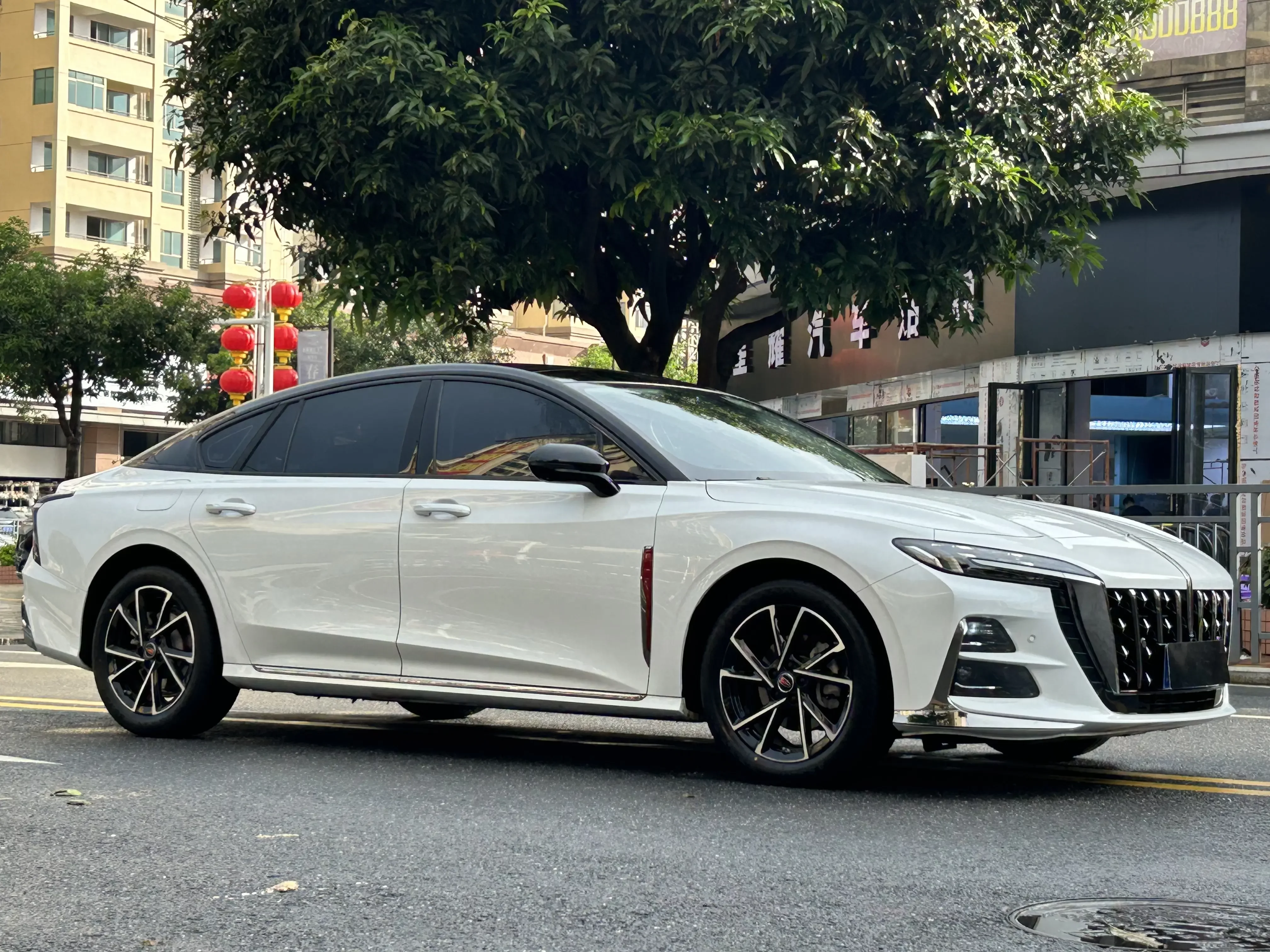 Hongqi H6