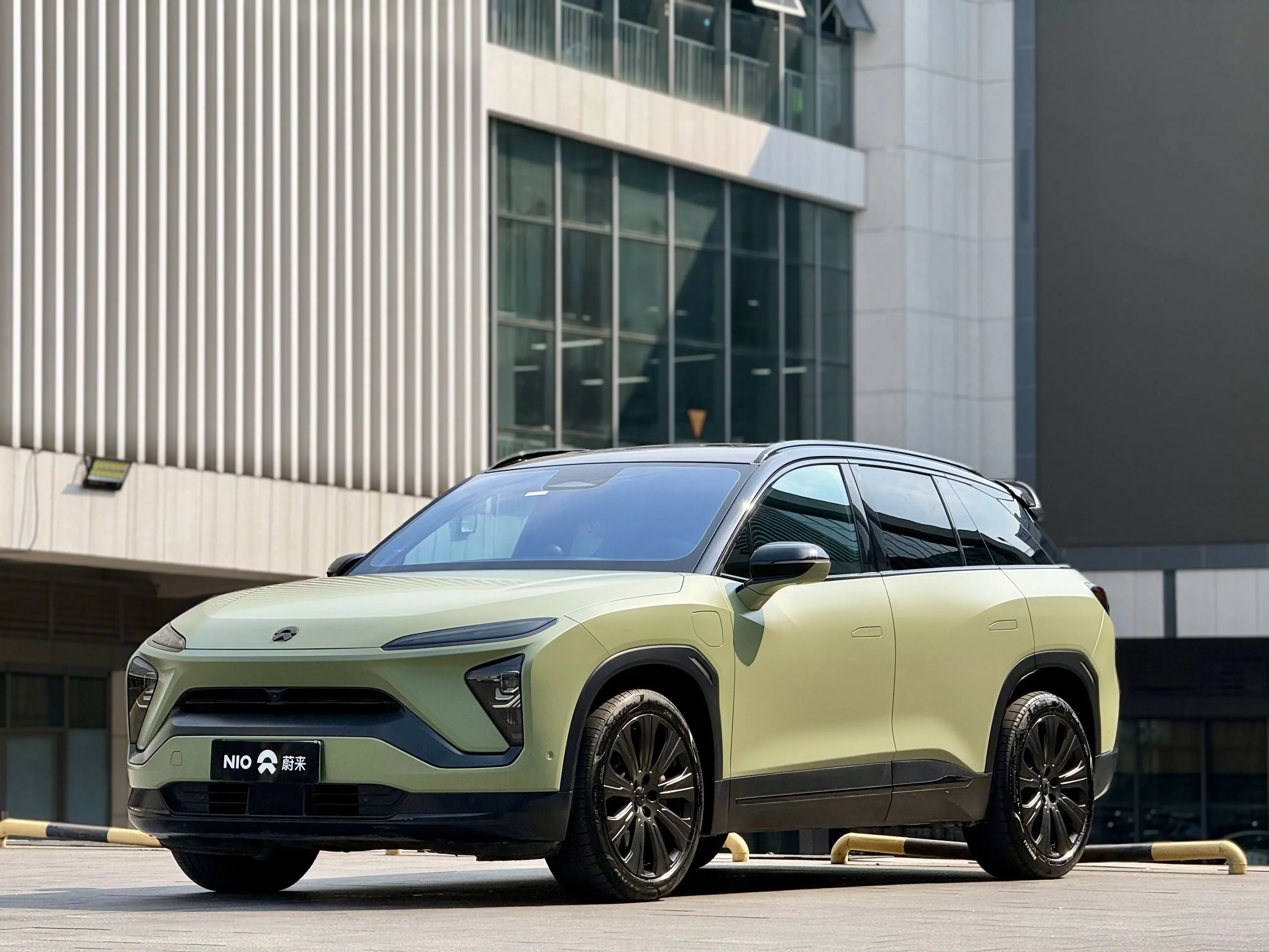 NIO ES6