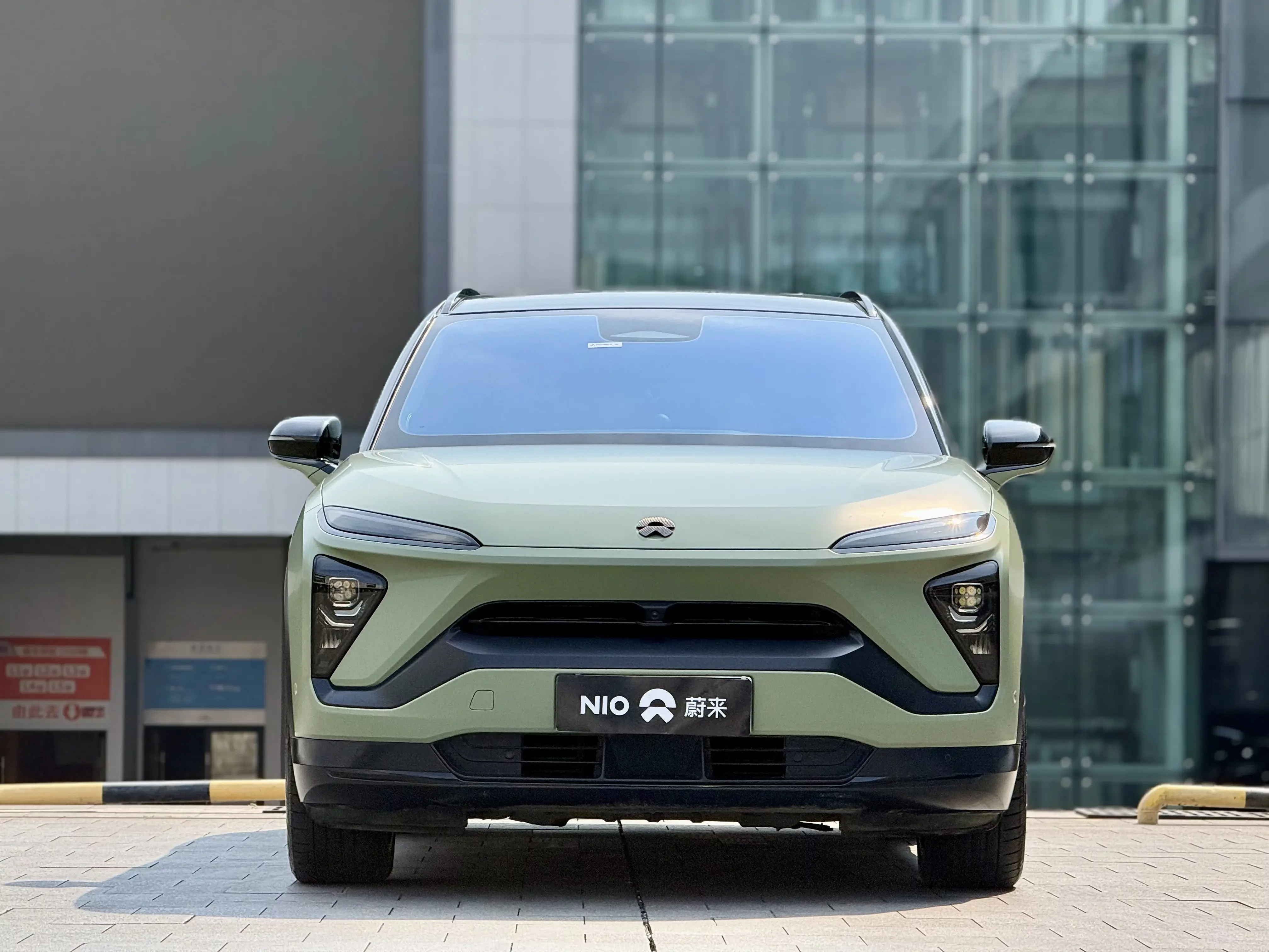 NIO ES6