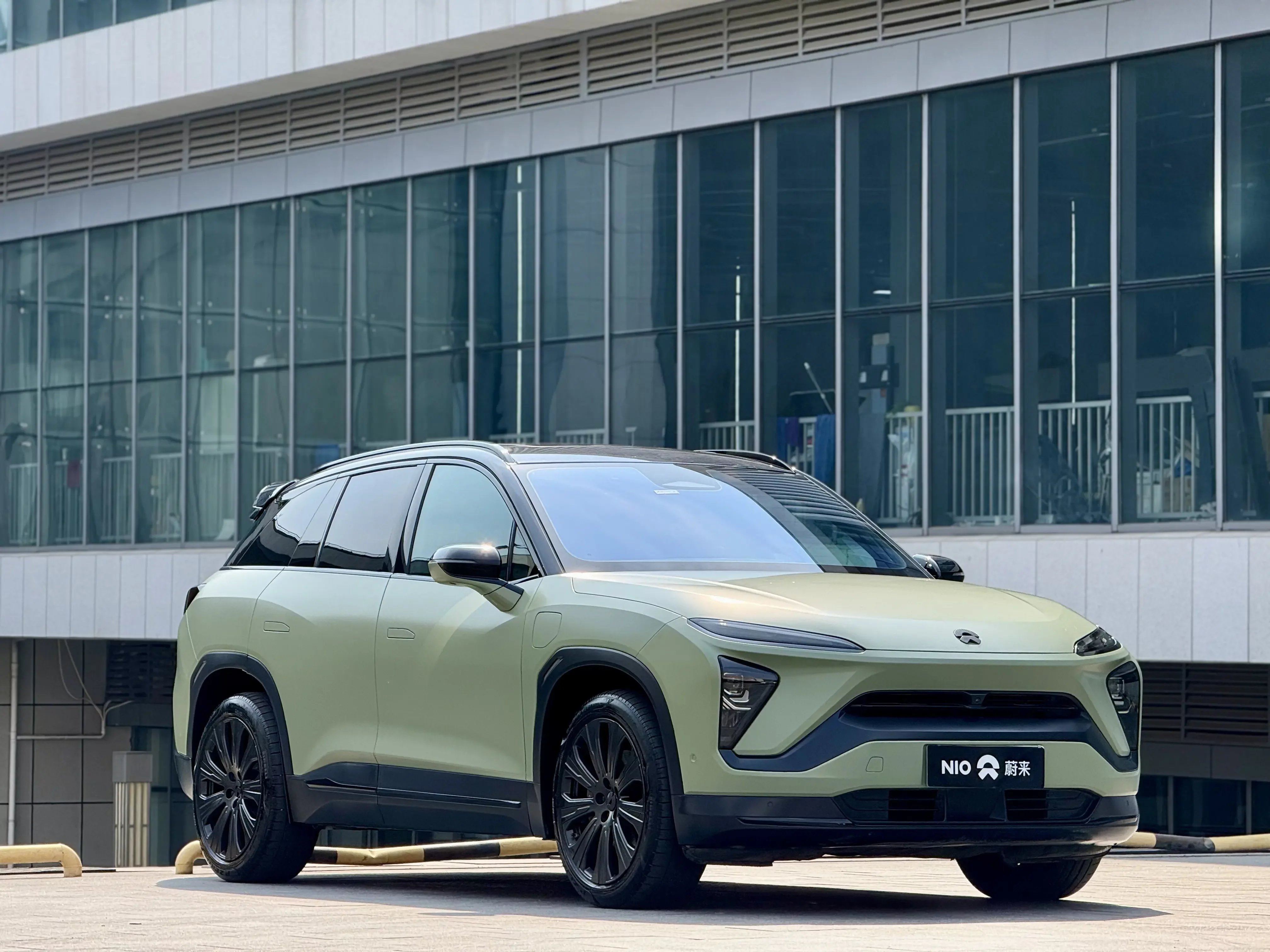 NIO ES6