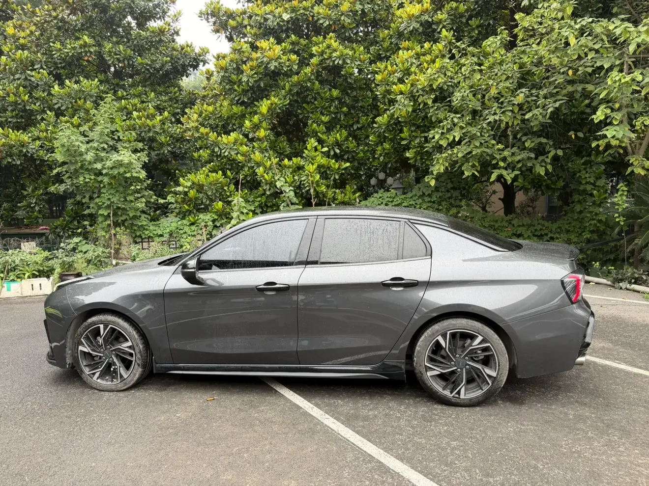 Lynk & Co 03