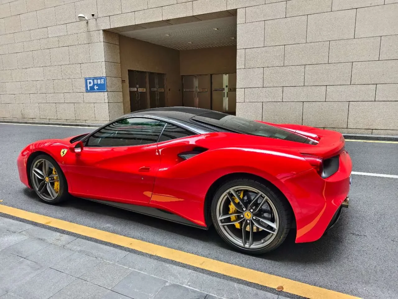 Ferrari 488
