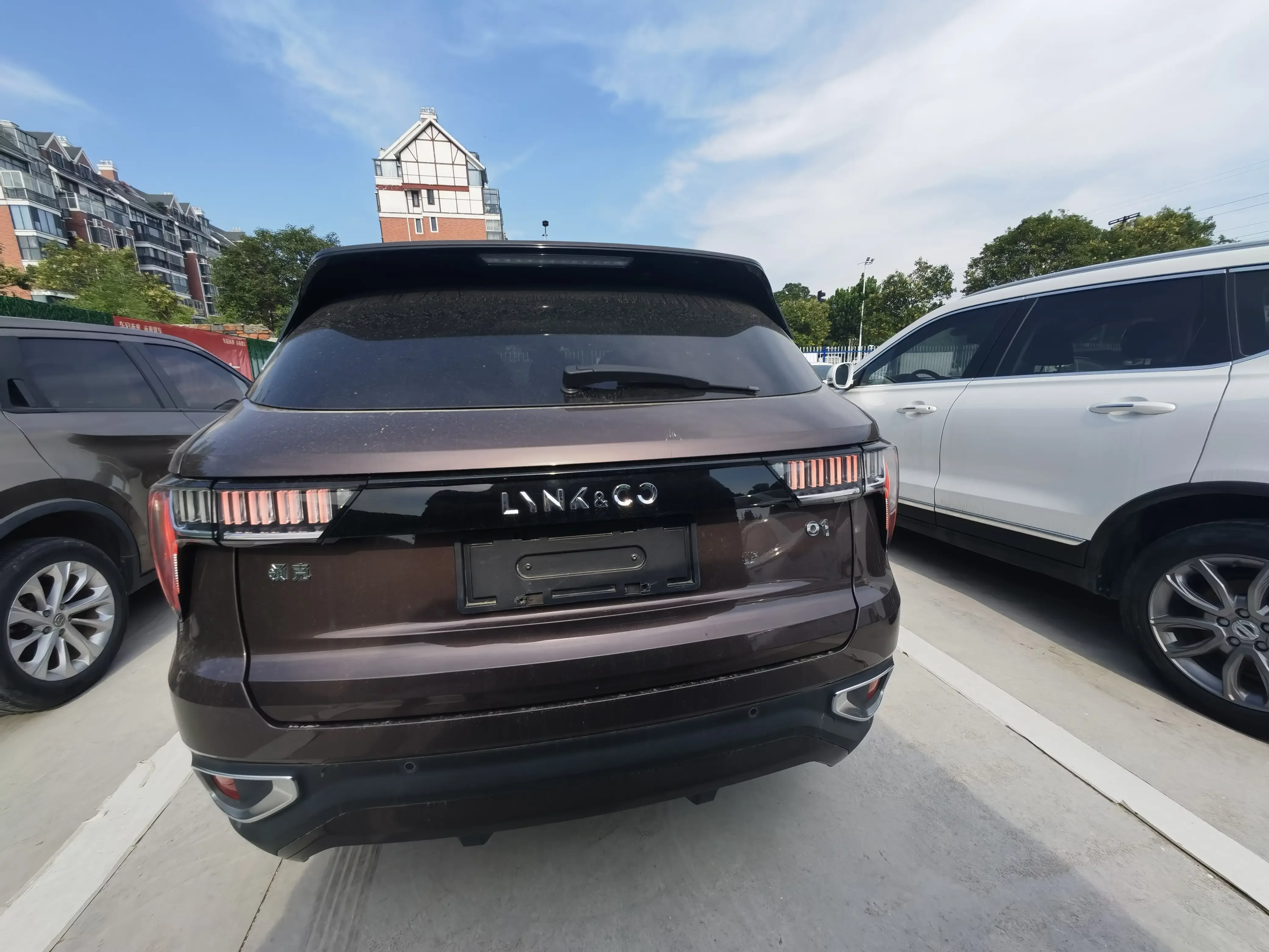 Lynk & Co 01