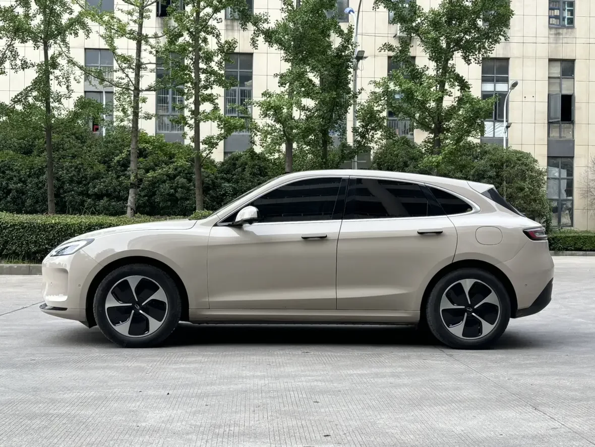 AITO M5
