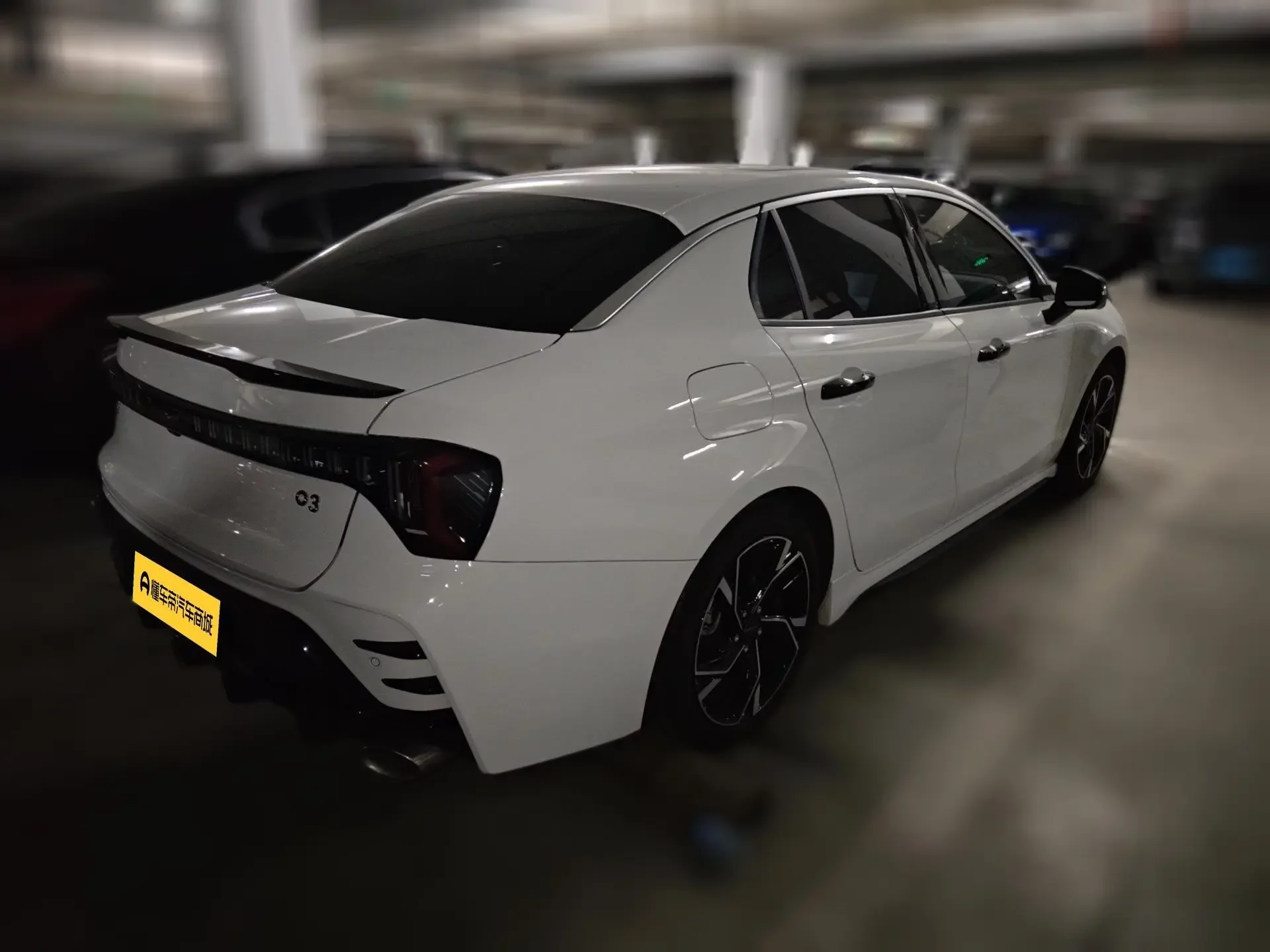 Lynk & Co 03