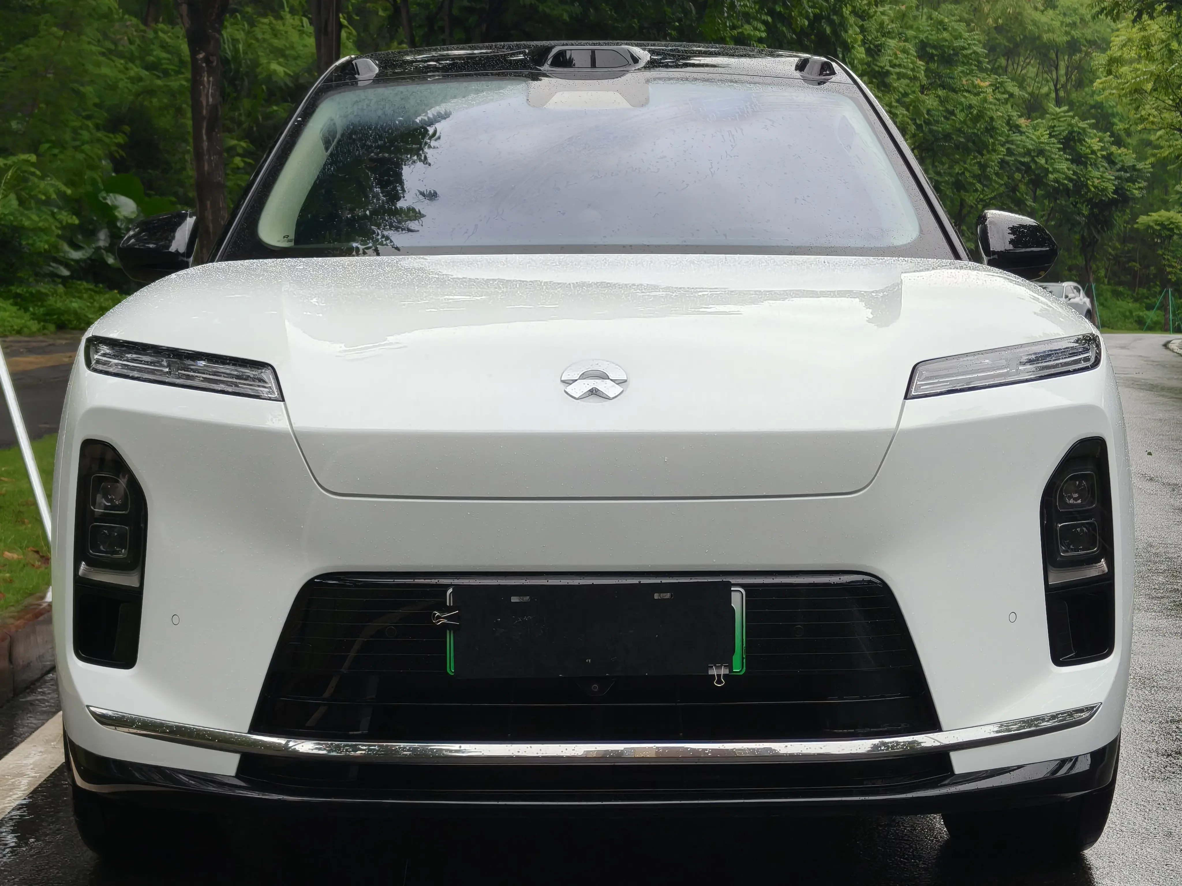 NIO ES8