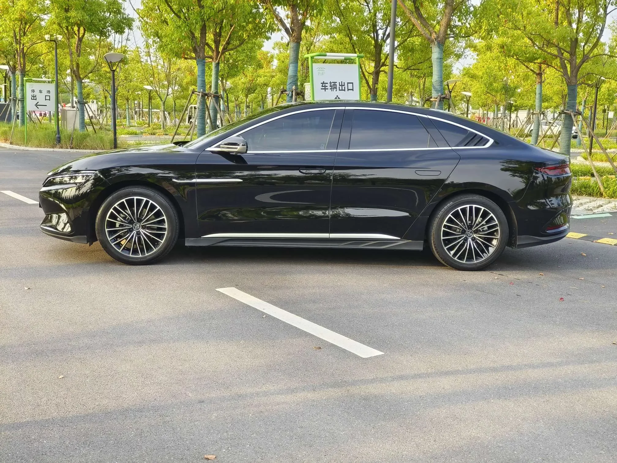BYD Han EV