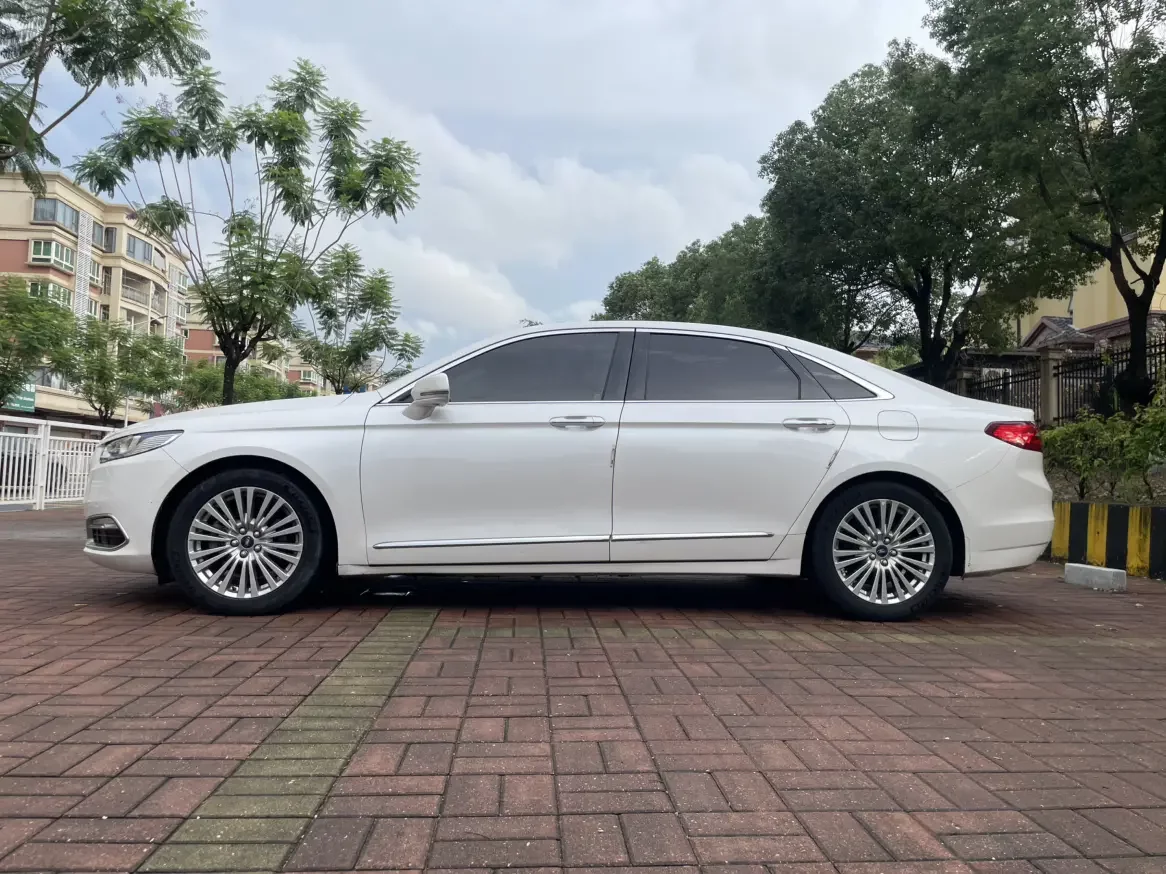 Ford Taurus