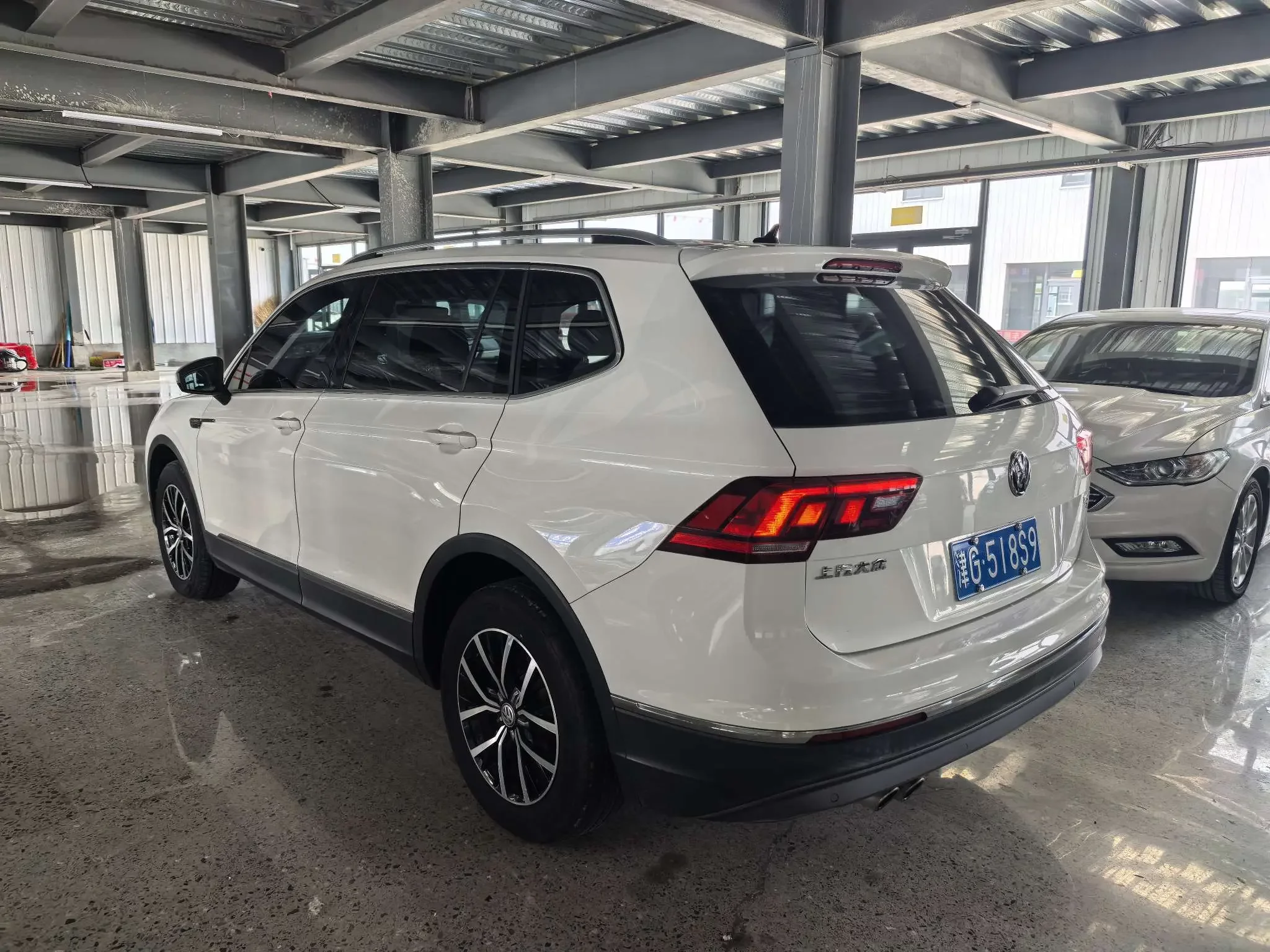Volkswagen Tiguan L