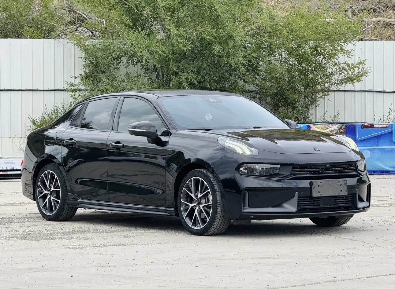 Lynk & Co 03