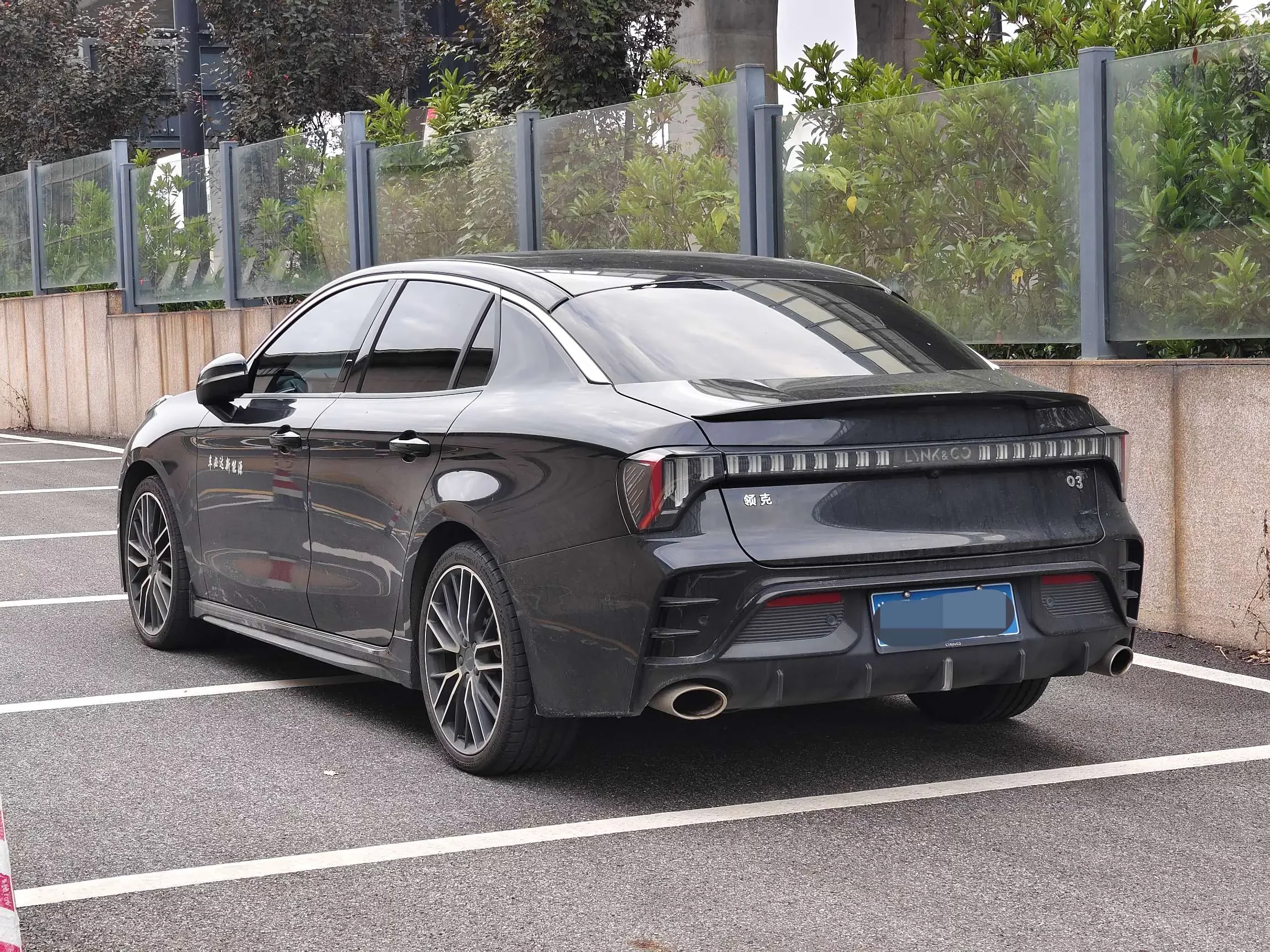 Lynk & Co 03