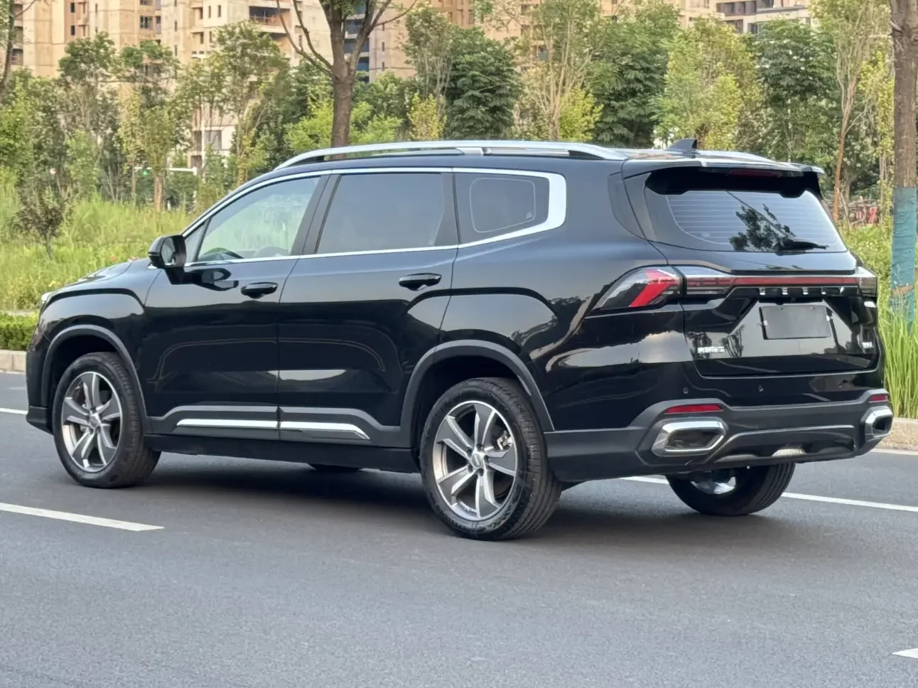Geely Okavango