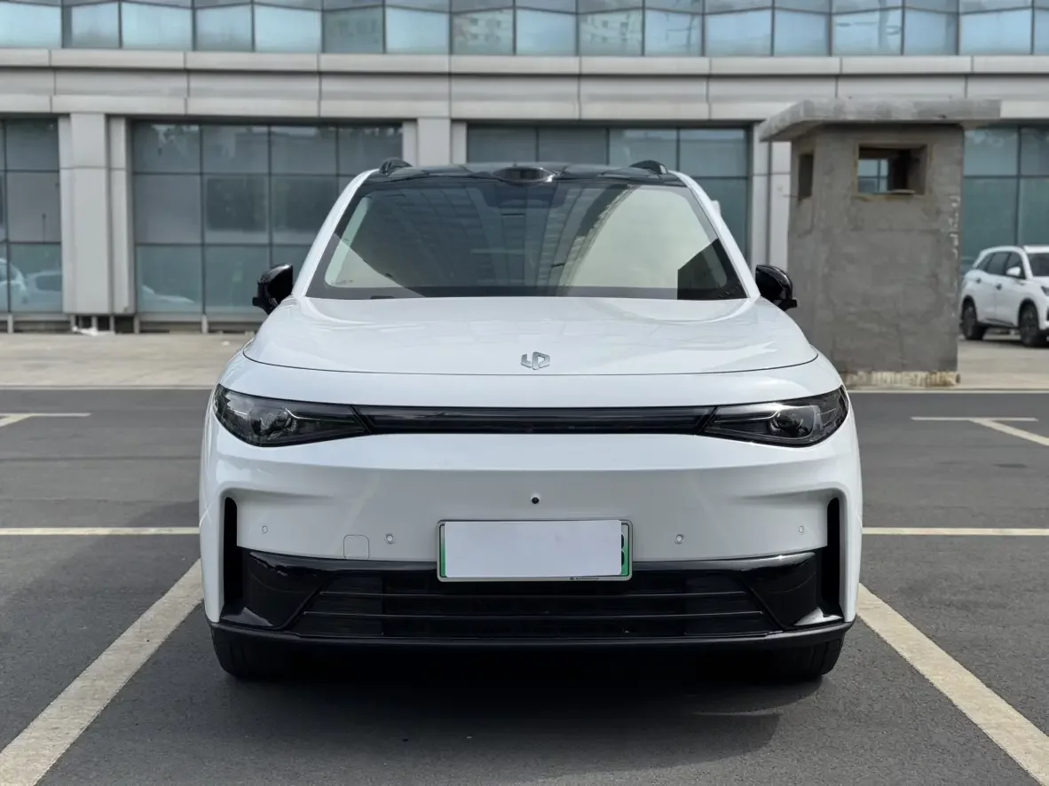 Leapmotor C16