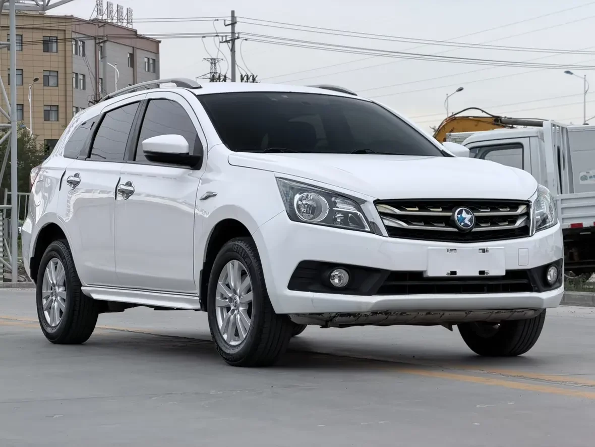 Kai Chen Venucia T70