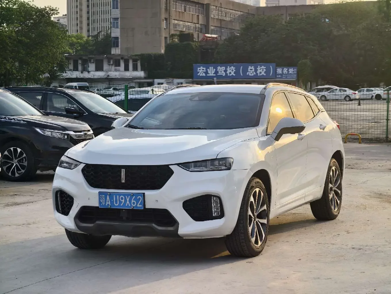 Wey Wei brand VV7