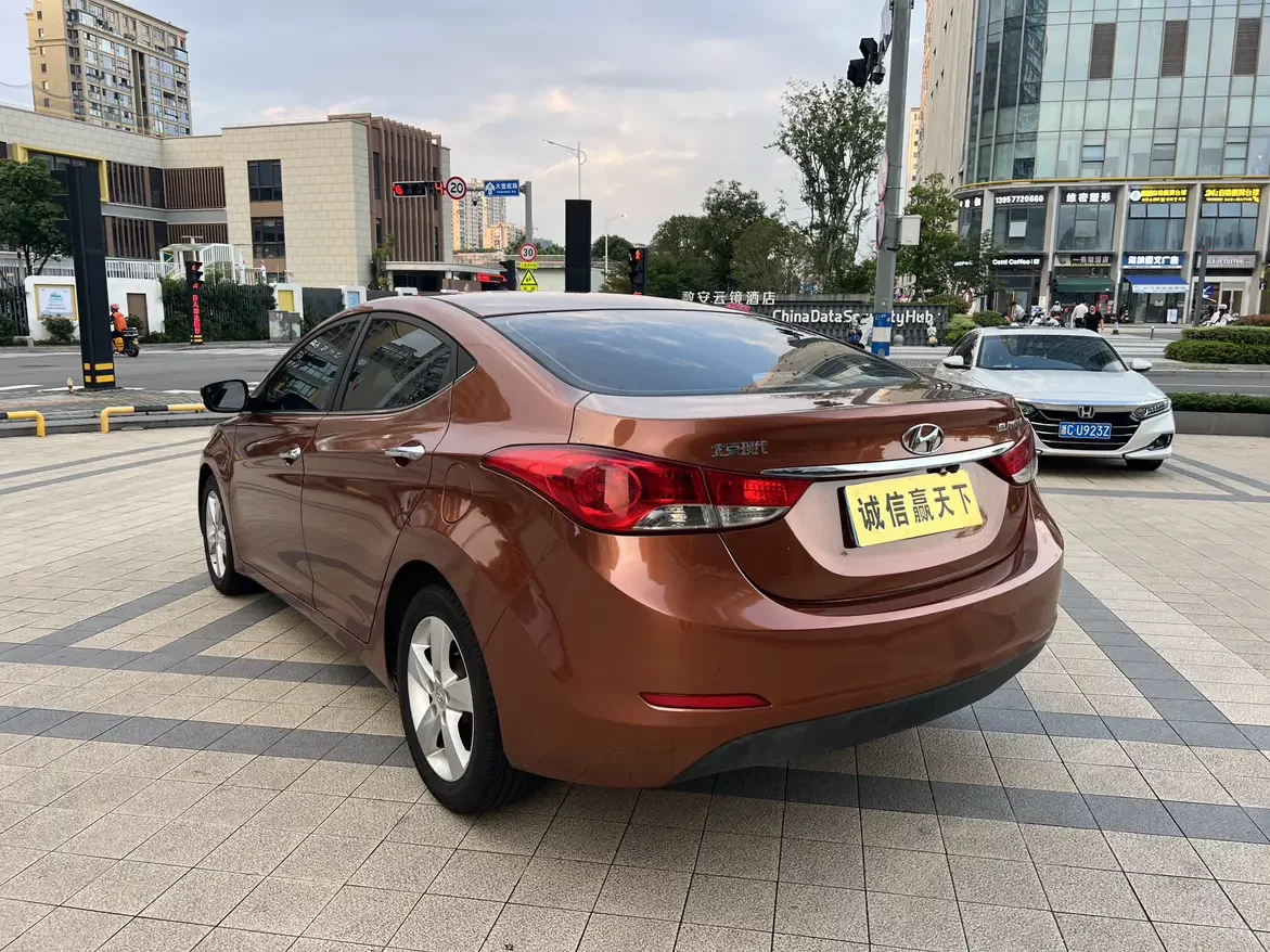 Hyundai Elantra