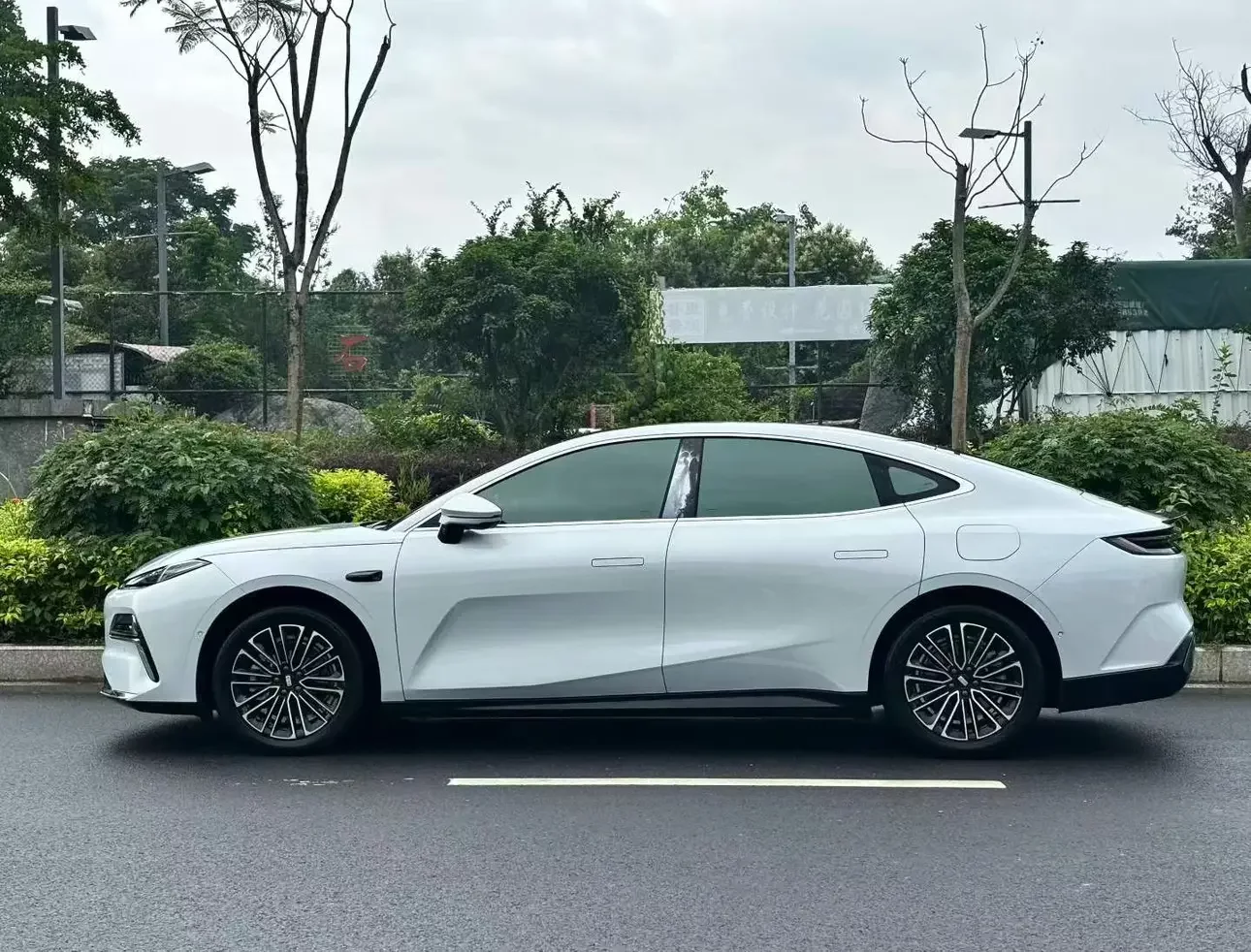Geely Galaxy Star 8 PHEV