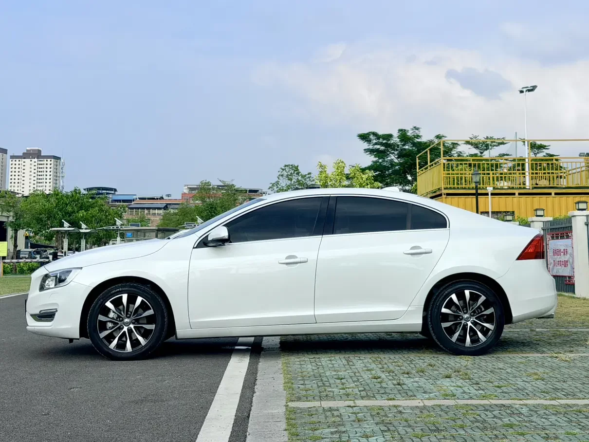 Volvo S60
